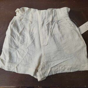 White Line-Like Dress Shorts